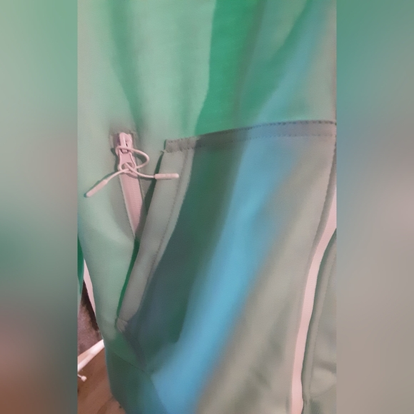 NWT MEN'S (UNISEX) TRUE BORN MINT GREEN SWEATSUIT SIZE MEDIUM - Picture 3 of 9